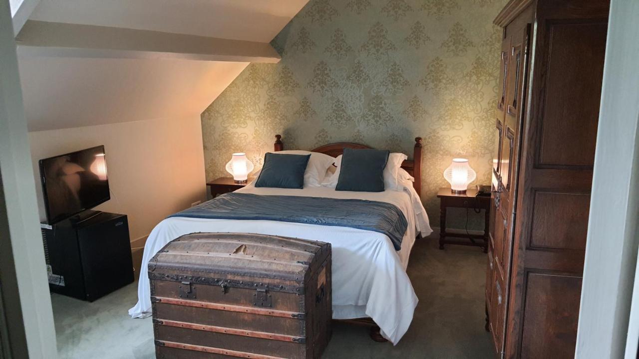 Logis - Hotel & Restaurant Le Gonfalon Germigny-l'Eveque Zewnętrze zdjęcie