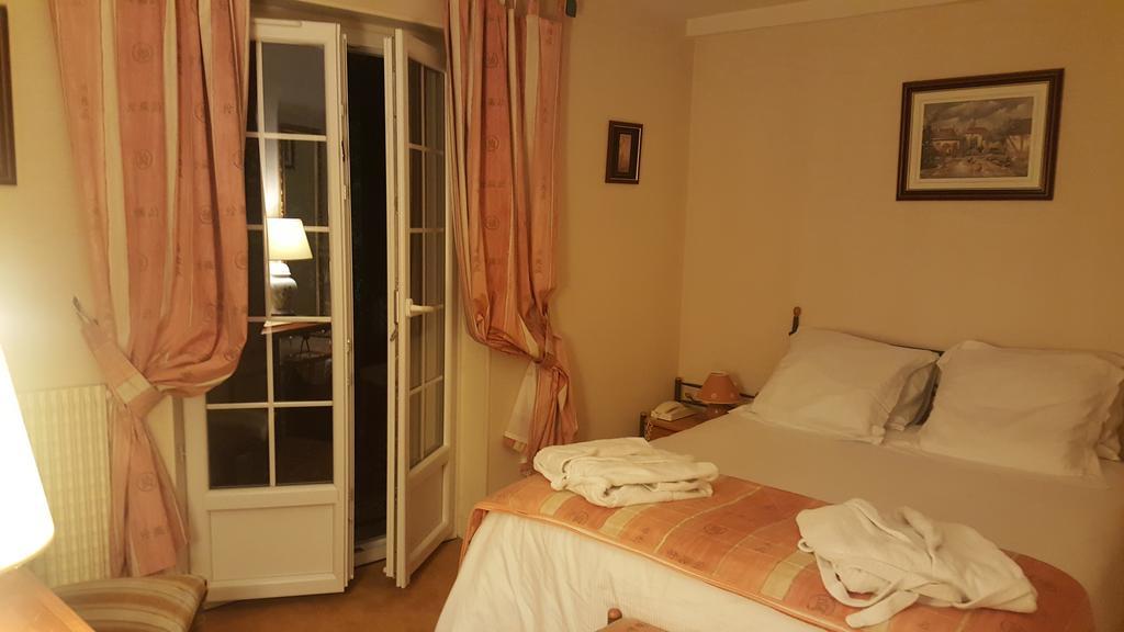 Logis - Hotel & Restaurant Le Gonfalon Germigny-l'Eveque Zewnętrze zdjęcie