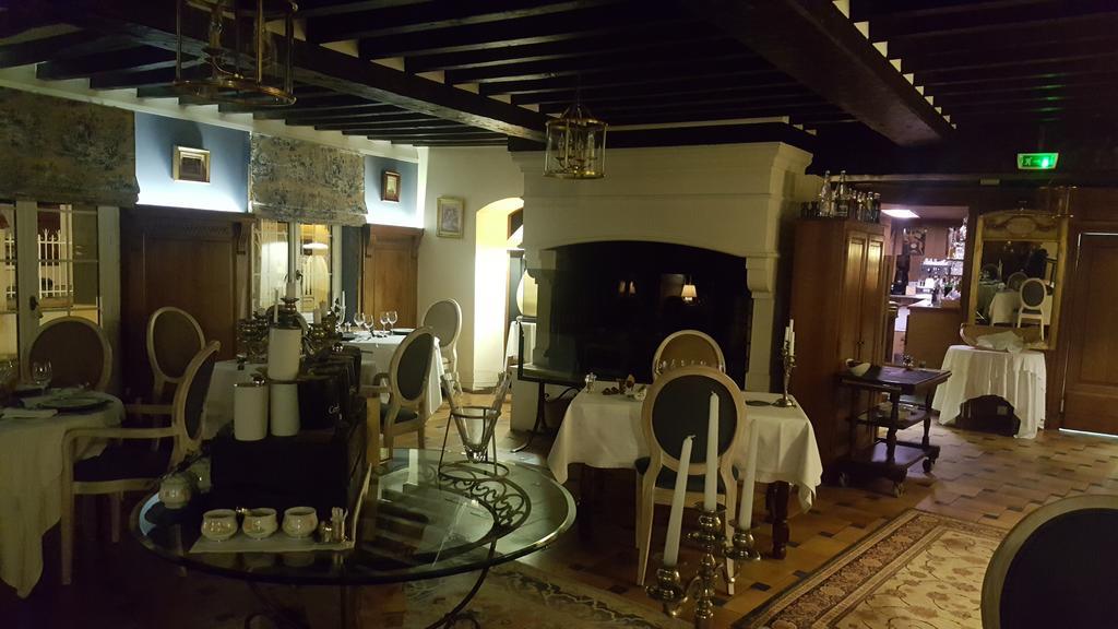 Logis - Hotel & Restaurant Le Gonfalon Germigny-l'Eveque Zewnętrze zdjęcie
