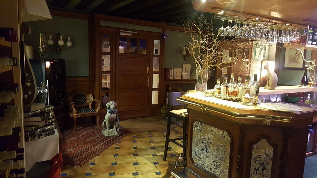 Logis - Hotel & Restaurant Le Gonfalon Germigny-l'Eveque Zewnętrze zdjęcie