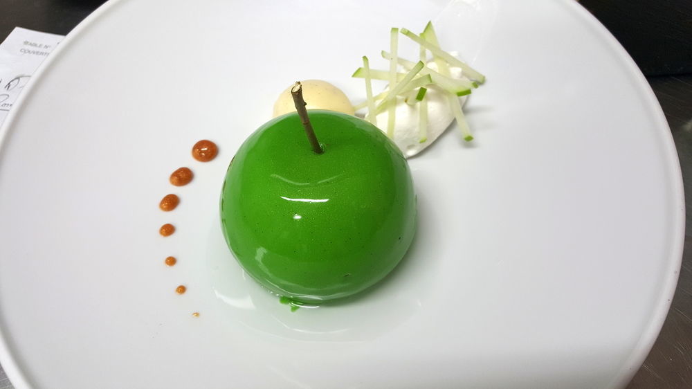 Logis - Hotel & Restaurant Le Gonfalon Germigny-l'Eveque Zewnętrze zdjęcie