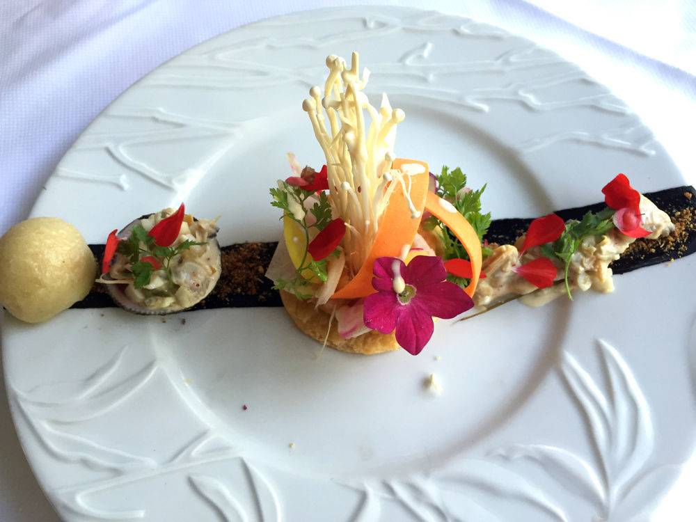 Logis - Hotel & Restaurant Le Gonfalon Germigny-l'Eveque Zewnętrze zdjęcie